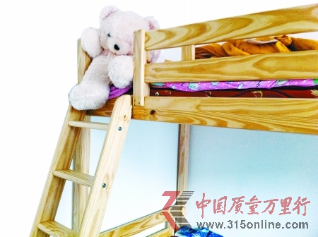 按新標(biāo)準(zhǔn)要求,兒童家具不應(yīng)有危險(xiǎn)銳利邊緣。 按新標(biāo)準(zhǔn)要求,兒童家具不應(yīng)有危險(xiǎn)銳利邊緣。